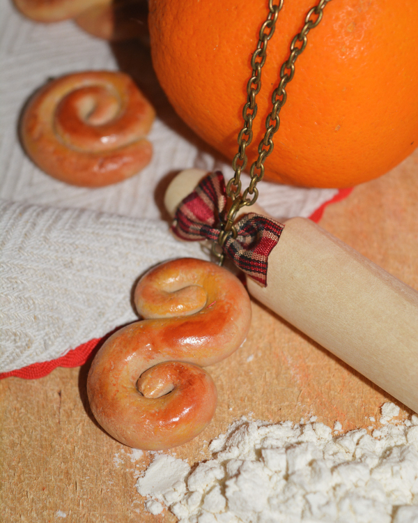 Κολιέ ''Πασχαλινό κουλουράκι''