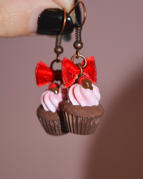Σκουλαρίκια ''Cupcake σοκολάτα-φράουλα''