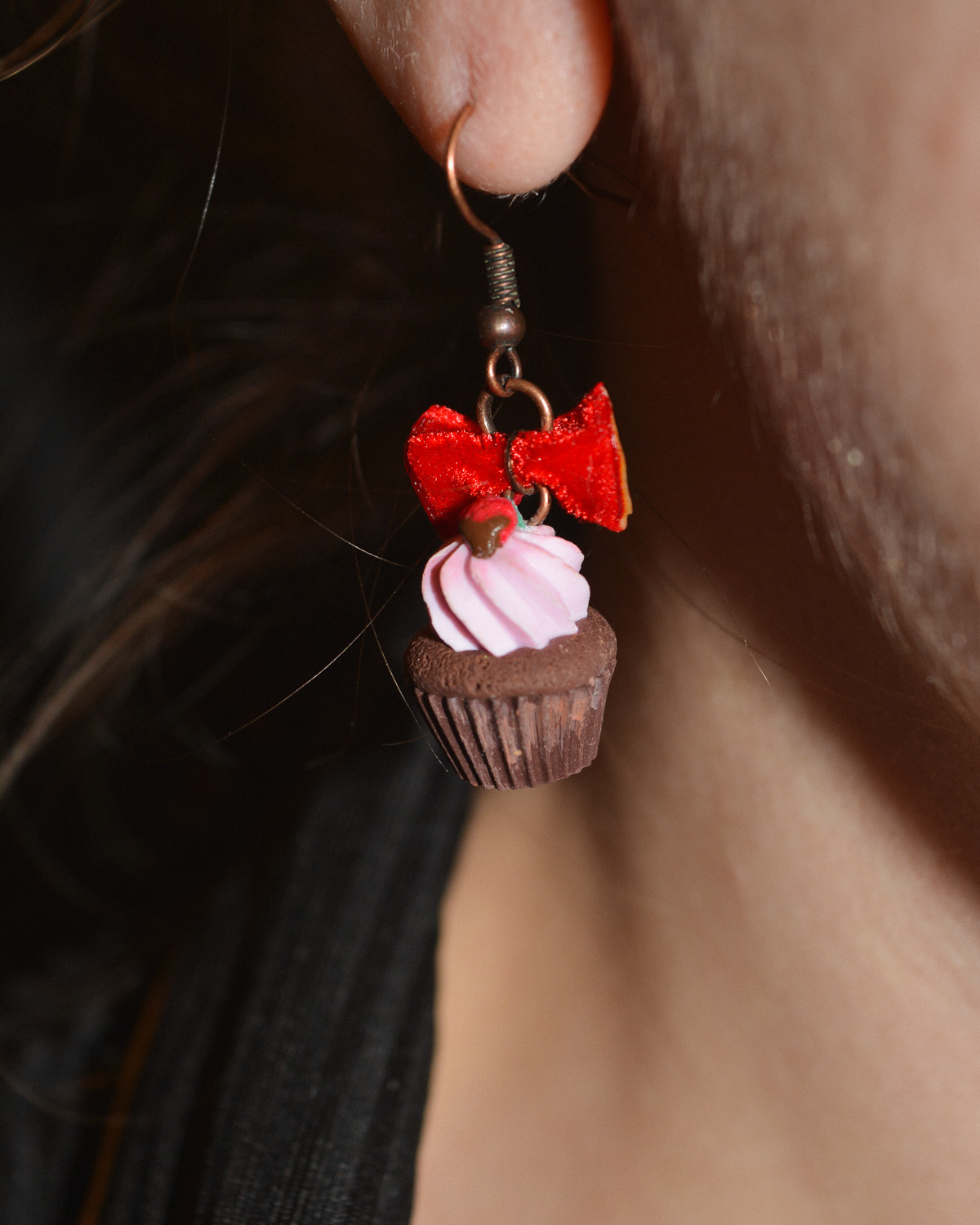 Σκουλαρίκια ''Cupcake σοκολάτα-φράουλα'' - Image 3