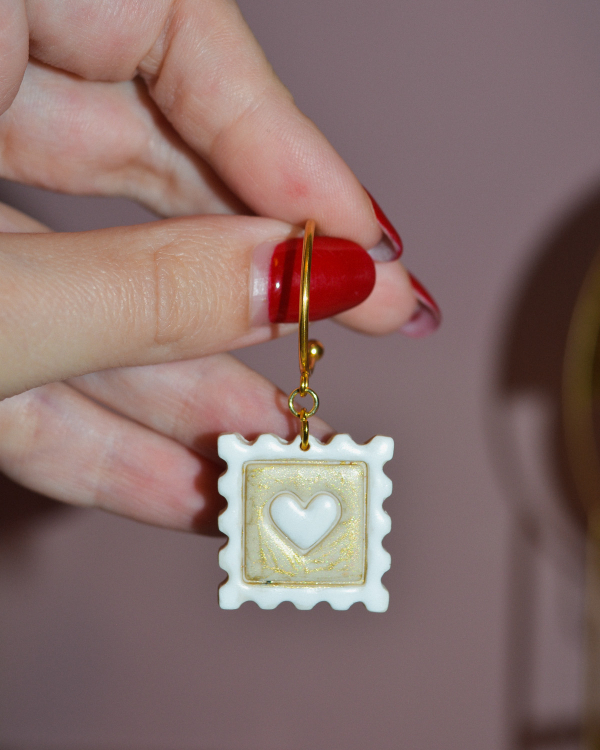 Σκουλαρίκια ''Γραμματόσημα καρδούλες''